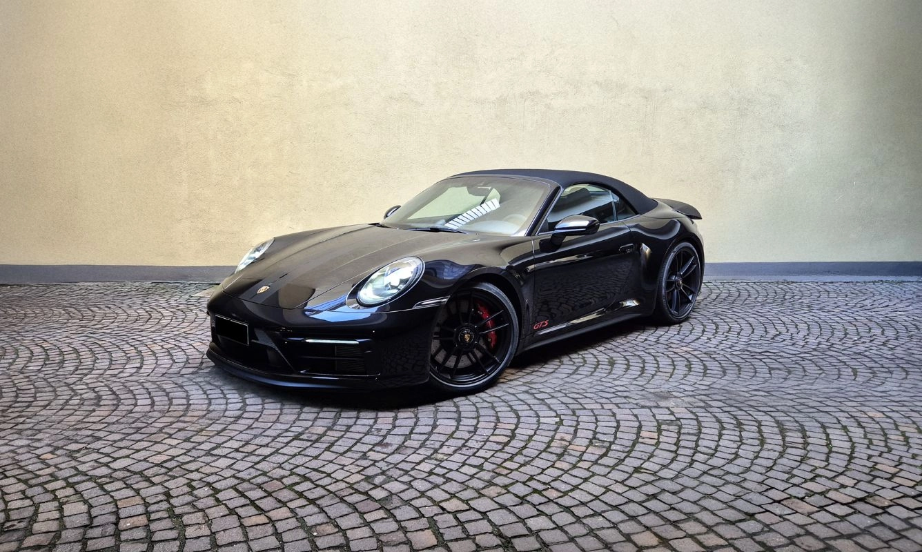 rent Porsche 911 Carrera 4 GTS rent Porsche 911 Carrera 4 GTS